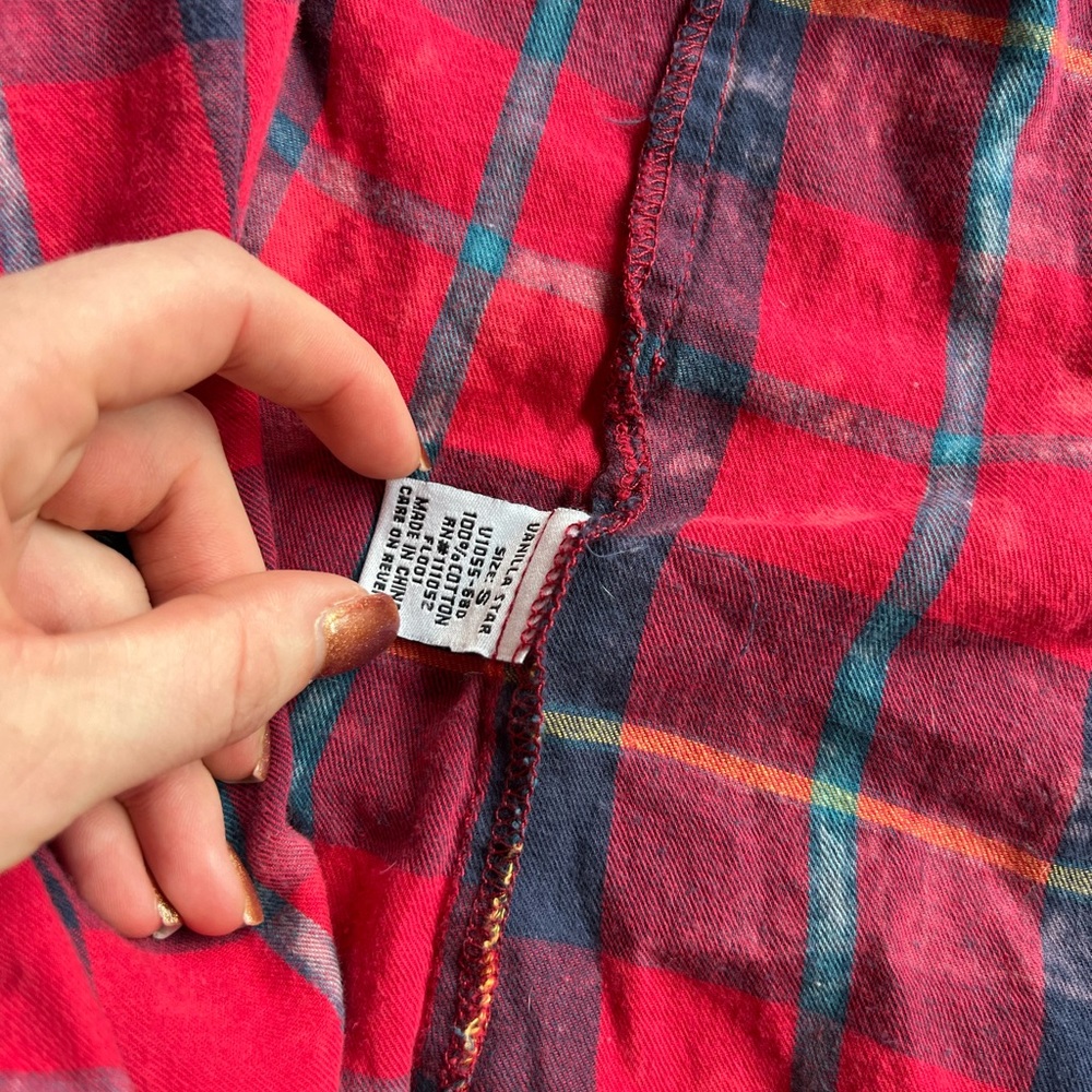 Small red flannel - Picture 3 of 4